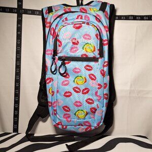 NWOT Vibedration Hydration Backpack w/bladder- blue w/red+ kisses